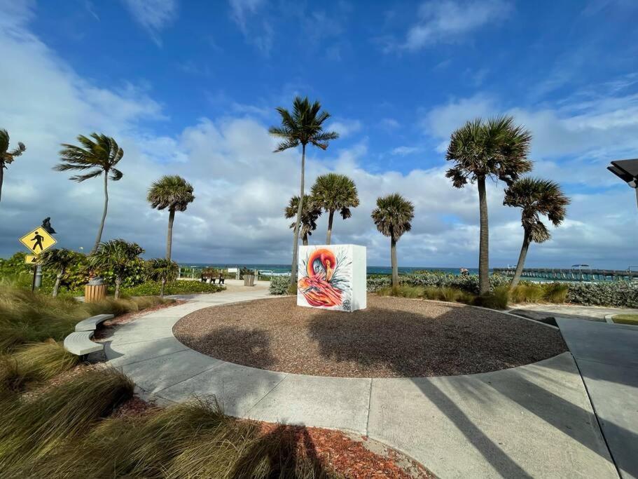 Jungle Cottage With Luxury Pool, Hot Tub And More! Lake Worth Beach Exteriér fotografie