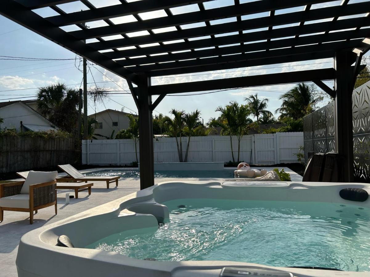Jungle Cottage With Luxury Pool, Hot Tub And More! Lake Worth Beach Exteriér fotografie