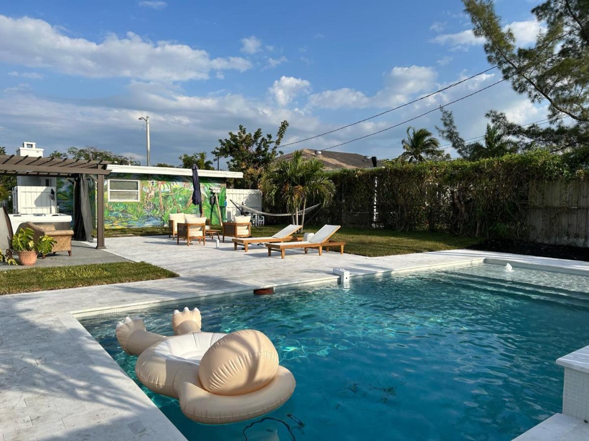 Jungle Cottage With Luxury Pool, Hot Tub And More! Lake Worth Beach Exteriér fotografie